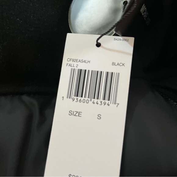 Men’s Micheal Kors Black Puffer Jacket - Picture 4 of 4